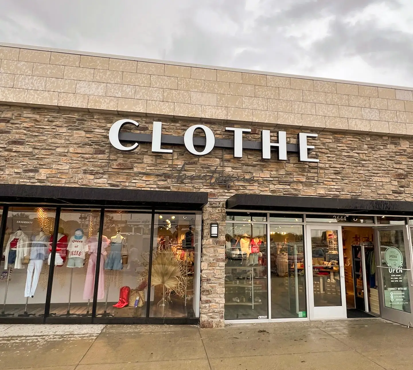 Clothe Boutique sign